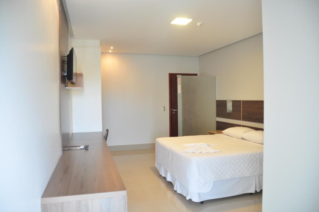 Kamur Plaza Hotel Гоянезия Экстерьер фото