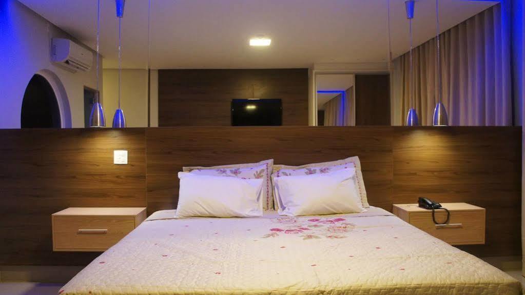 Kamur Plaza Hotel Гоянезия Экстерьер фото